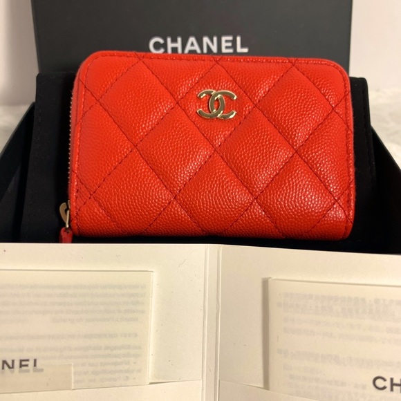 CHANEL Card Holder Red Orange in Gold Hardware - Picture 6 of 13